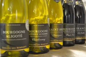 bouteilles de vin du domaine des remparts